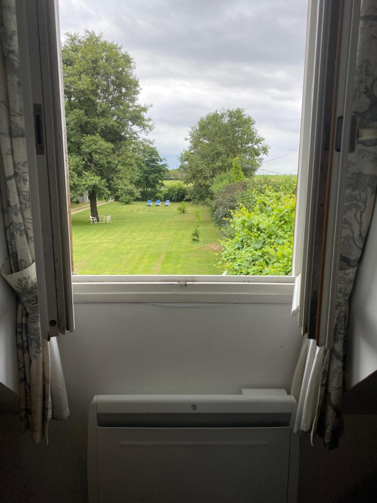 Le Clos Du Golf Dame-Marie-les-Bois 外观 照片